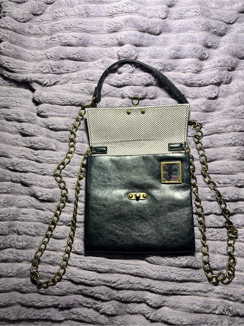Steve Madden Envelope Mini bag W/mirror & chain strap.